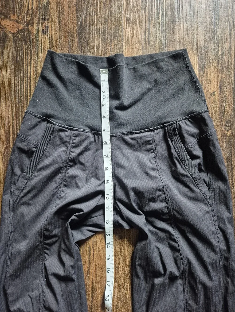 Lululemon Capri In Flux Joggers Black Size 4